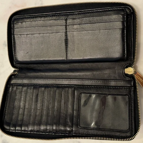 Michael Kors Quilted Black Leather Zip-around Long Wallet Wristlet - Picture 4 of 12